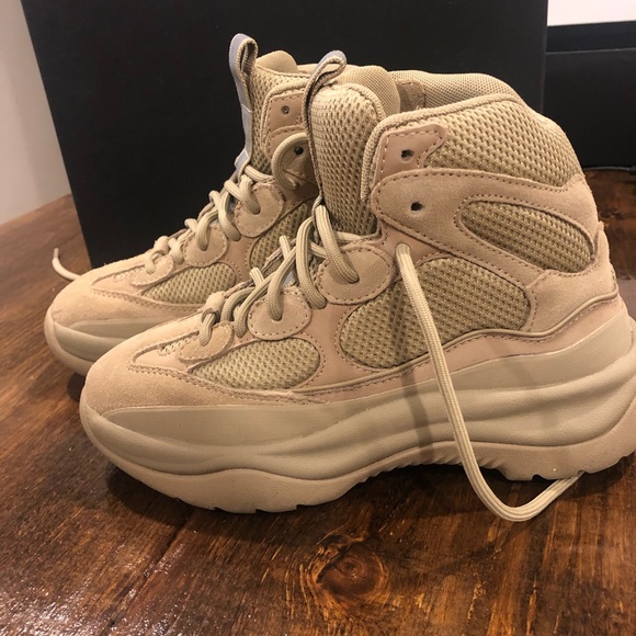 Never worn- Yeezy- taupe thick suede desert boot - Picture 5 of 7